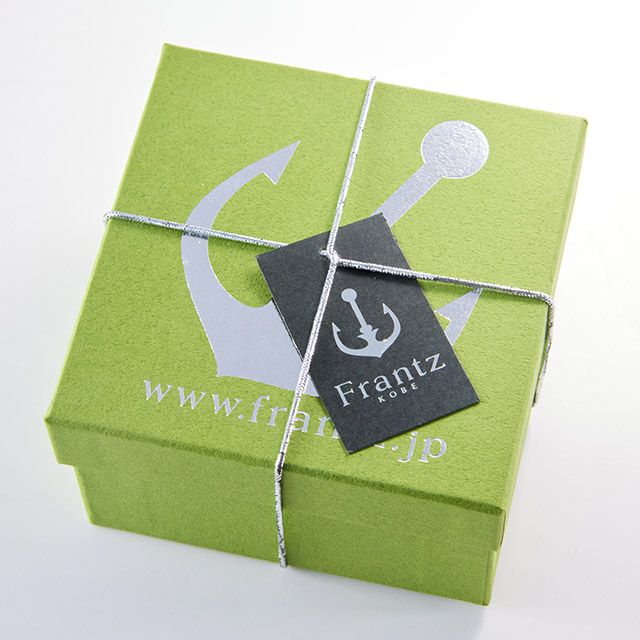 Frantzの緑色のパッケージ。用紙にTANT(D-63)が使用されている。